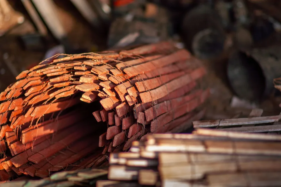 Ngói lợp xếp kho